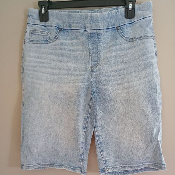 Chicos Slim Leg Light Blue Bermuda Shorts Size 4 - Picture 1 of 6